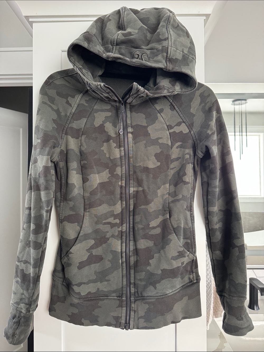 lululemon athletica Green Camo Scuba Zip Hoodie Sz 6